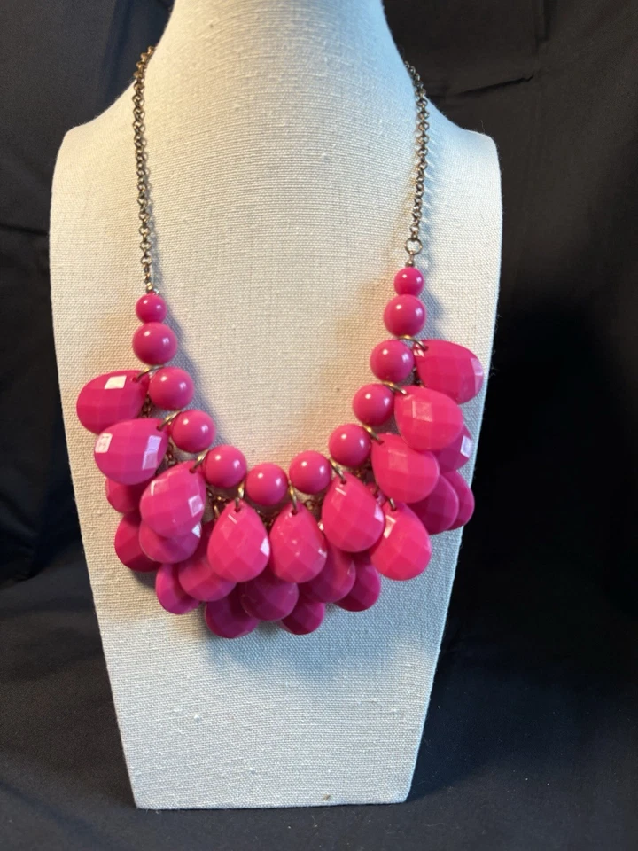 Collar rosa llamativo cadena plata babero cuentas bisutería Foto 3 de 3