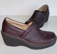 Born Brown Pebbled Leather Slip On Comfort Clog Shoes Women's Size 6 W9898