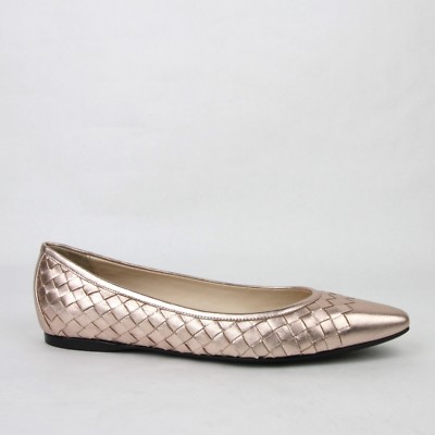 $680 Bottega Veneta Women Intrecciato 