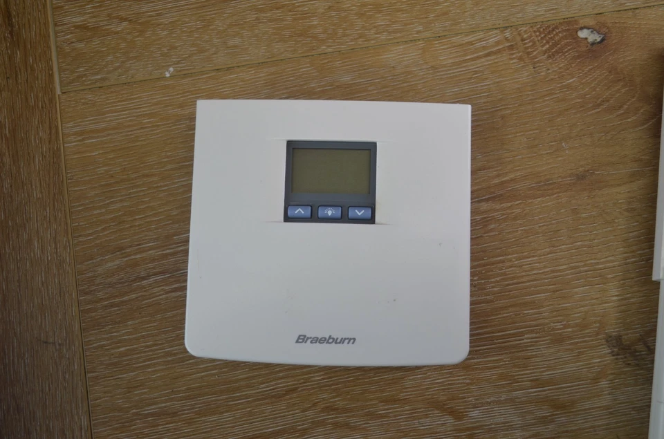 Termostato Braeburn 5050 7 días programable de una sola etapa calor/frío Foto 3 de 4