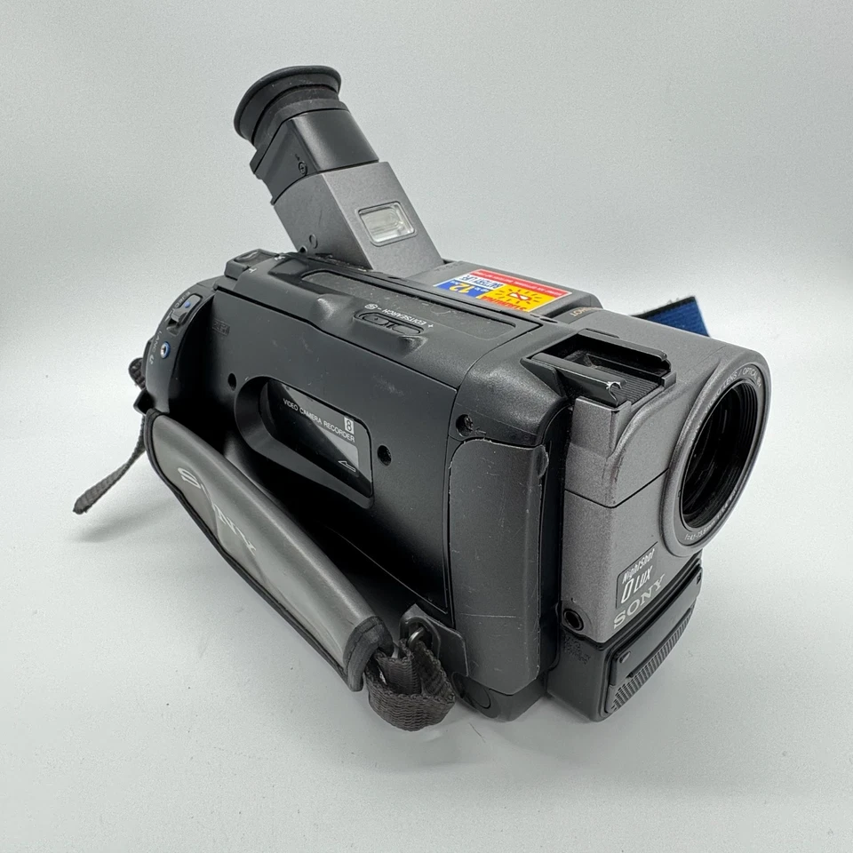 Sony PAL CCD-TR512E PAL 8mm Video8 Camcorder Video Camera 0 Lux Night Shot - image 4 of 4