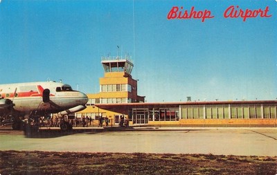 Vintage Bishop Airport Flint Michigan Postcard Capital Airlines Prop Plane 1953