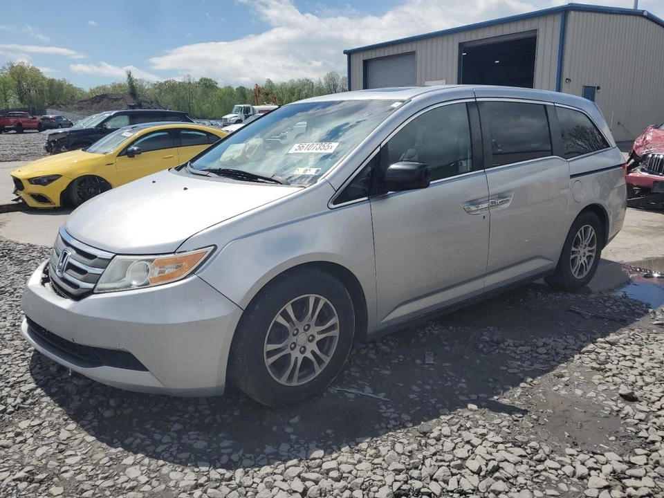 Used Front Center Infotainment Display fits: 2012 Honda Odyssey Canada market di - Imagem 2 de 4