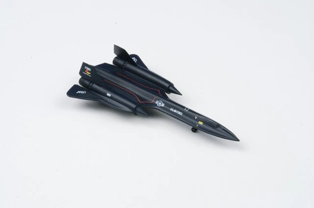 Dragon Models 1/400 SR-71A Blackbird Airplane Rosemary's Baby-San USAF 9th SRW - Image 2 of 2
