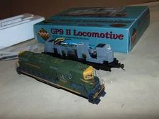PROTO 2000 97054 GRAND TRUNK GP9  DIESEL  WITH DCC  + BOX