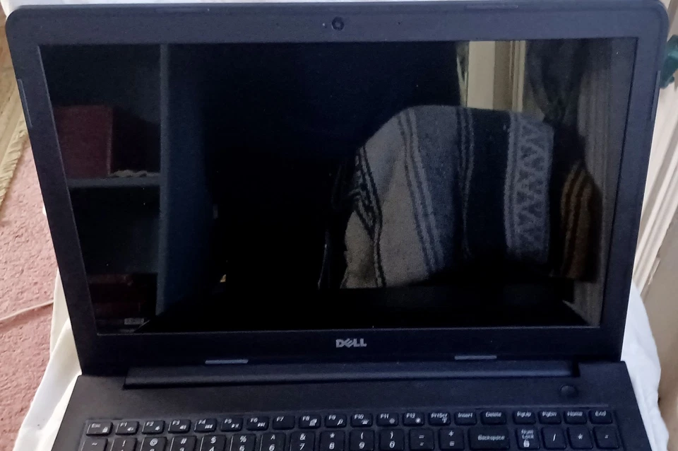 Dell Inspiron 15-5547 i5 4210U compra para piezas SIN HD Foto 2 de 4