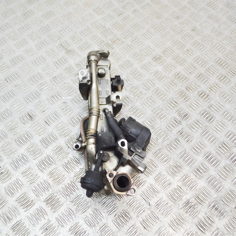 BMW 4 Coupé F32 430d Radiatore EGR 7823210 3.0 Diesel 190 kW 2014 - Imagen 2 de 4