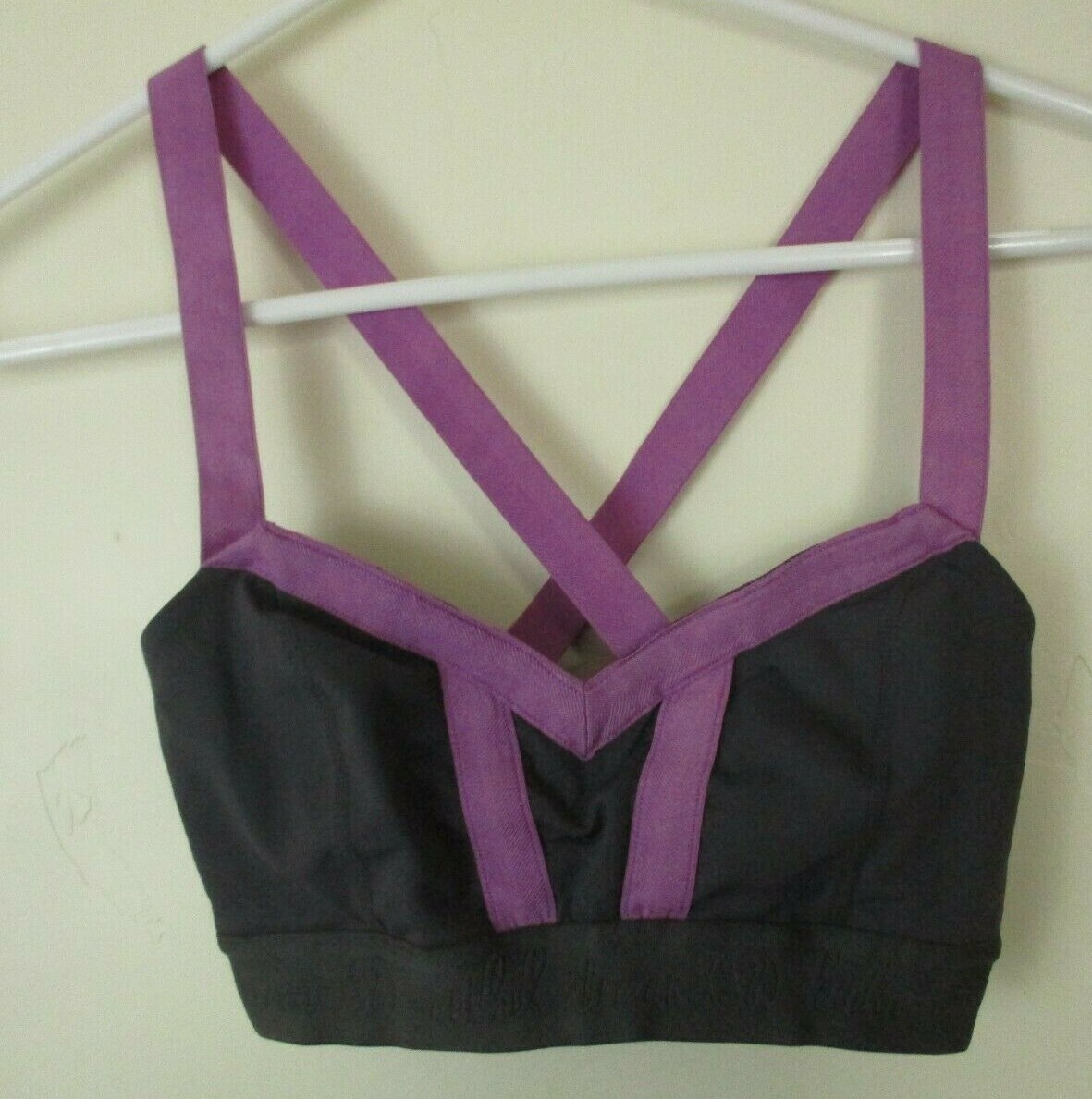 Lululemon Bra sports bra no underwire no padding size 6-image