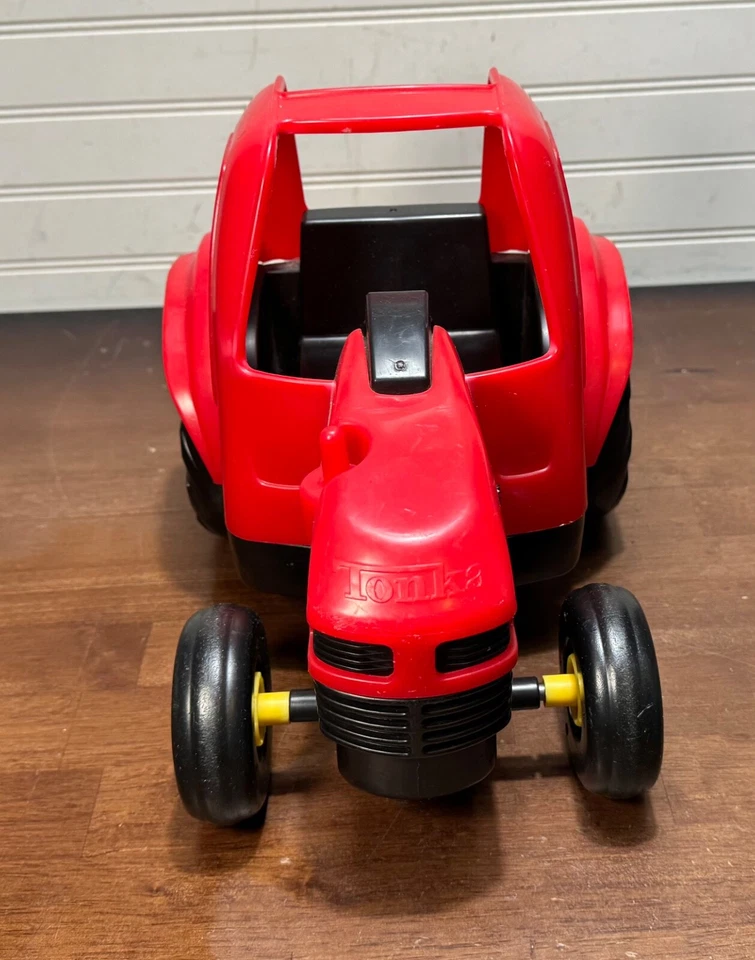 Large Red Tonka Farm Tractor and plow Attachment 2003 Plastic - Image 3 of 4