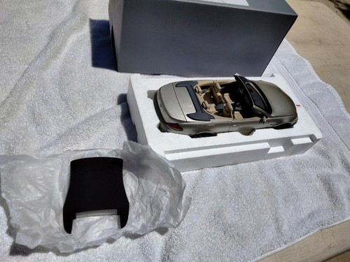 Kyosho BMW 6 Series Convertible dealer edition 80430153437 1:18 New Open Box - 第 1/12 張圖片