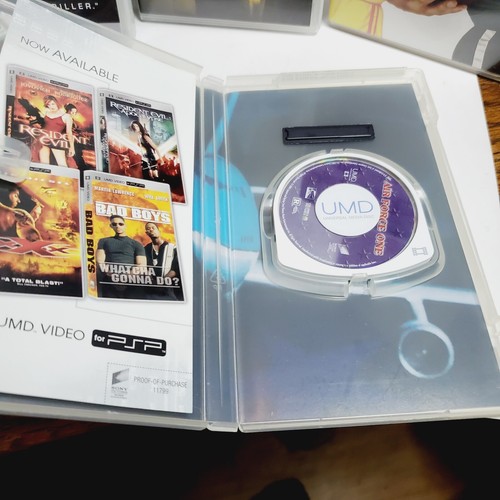 PSP UMD ~ 7 Movie Lot ~ Complete With Cases ~ Dodgeball Snatch Blue Lions Red - Picture 8 of 17