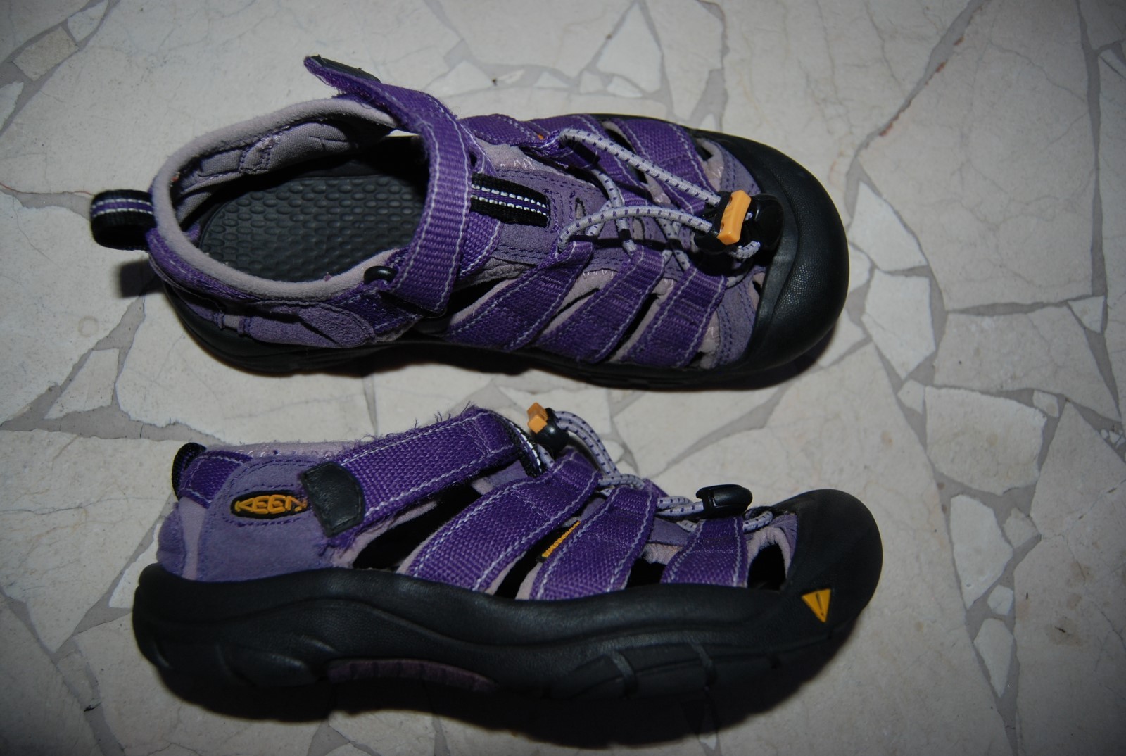 Sandali con tacco chiuso impermeabili Shades of Lavander Webbed Strap KEEN giovani 3