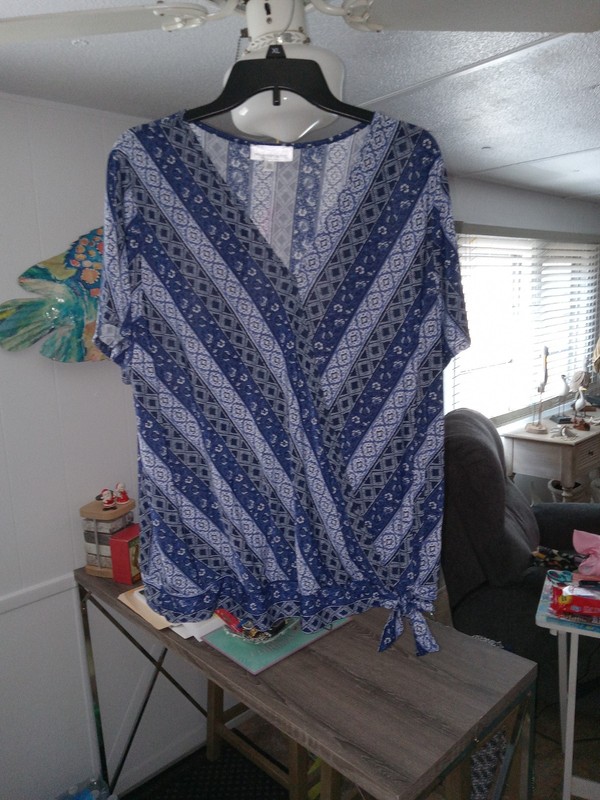 Women's Size 2X Blouse Boho Look With Tie At Bottom. Nice Top. Excellent Shape