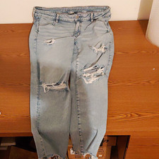 American Eagle Women  s Light Blue Light Wash Distressed Skinny Slim Fit Jeans 18