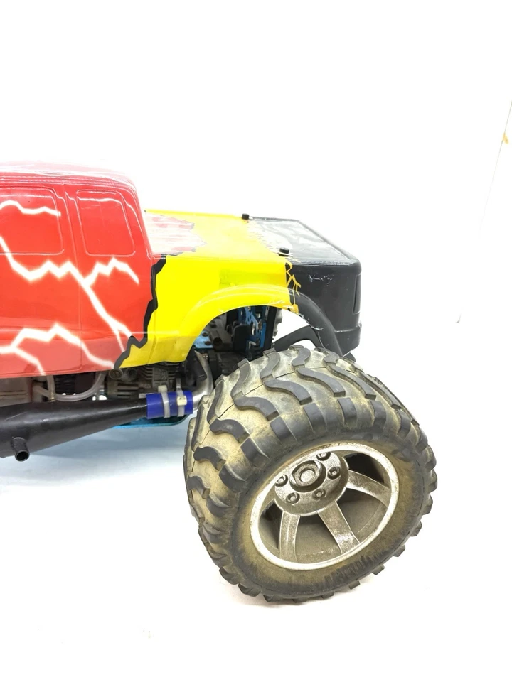 VINTAGE Duratrax Thunderquake Rc Truck 1:8 Scale Nitro - Image 3 of 4