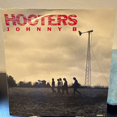 Hooters - Johnny B / Lucy In The Sky With Diamonds 7'' 45rpm CBS 1987