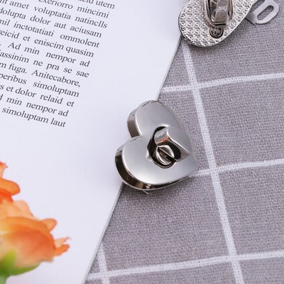 2 Stück herzförmiges Twist Lock Ornament DIY Metall Open-Close Zubehör für