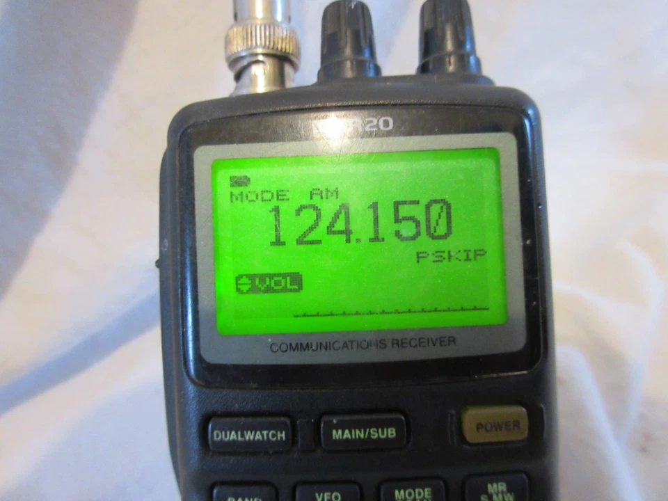 ICOM IC-R20 Wideband Handy Receiver 0.15MHz - 3304.999 MHz SSB CW WFM AM FM  L1 - Image 2 of 4