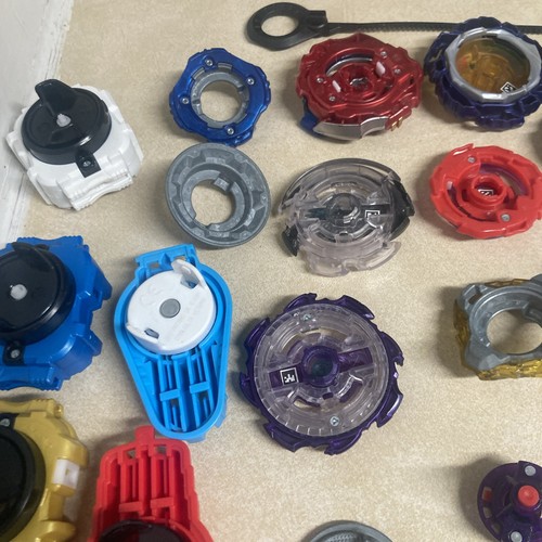 Beyblade lot metal, platic rippers - Picture 16 of 19
