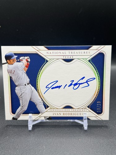 Ivan Rodriguez 2025 National Treasures Personalized Treasures AUTO 10/10 Bookend