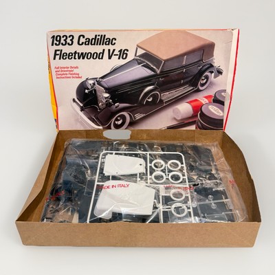 Testors Italeri 1933 Cadillac Fleetwood V-16 1/24 Plastic Model Kit #836