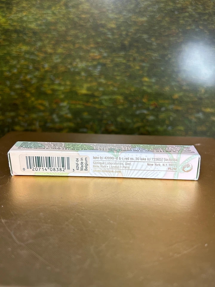 CLINIQUE LIQUID LIPSTICK SPF 15 5.6G 04 DAREDEVIL (NEW WITH BOX) - Image 2 of 4