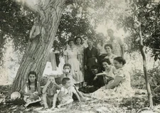 #35832 Greece 1950s. Friends and relatives in the countryside. Photo