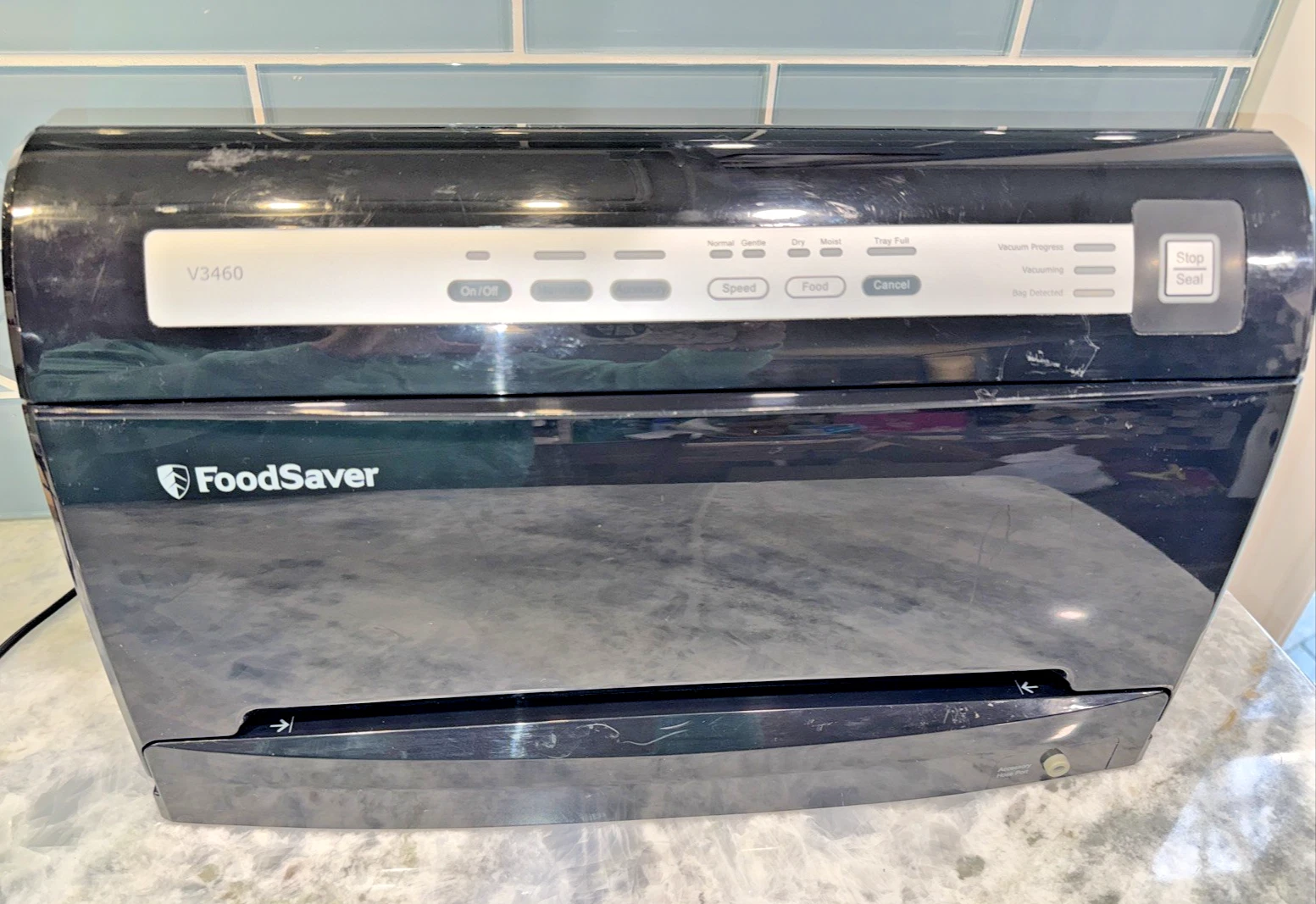 🔥FoodSaver V3640 Vacuum Sealer + Accessory Hose & Bonus Bag Roll – Works Great!