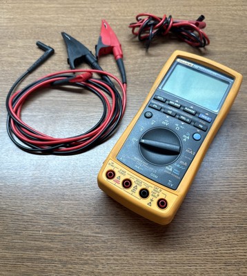 Fluke 789 ProcessMeter Digital Multimeter With Test Leads, Accessories