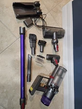 Dyson V11 Click-In Cordless Cord-free Vacuum Cleaner - Purple - For Parts Only