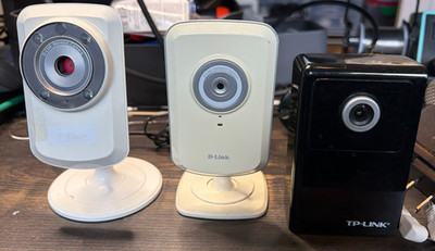 Lot of 3 Wired/Wireless IP Cameras Dlink & TP-Link Blueiris