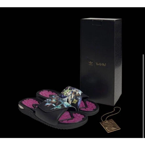 Yu Gi Oh! Sandali da collaborazione Adidas neri mago