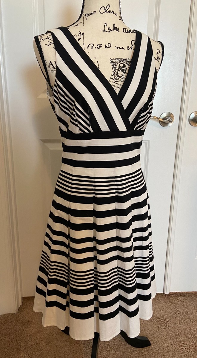white house black market striped dress Women's Black & White Stripe Fit & Flare Size 4 Size:24 - Bust 48