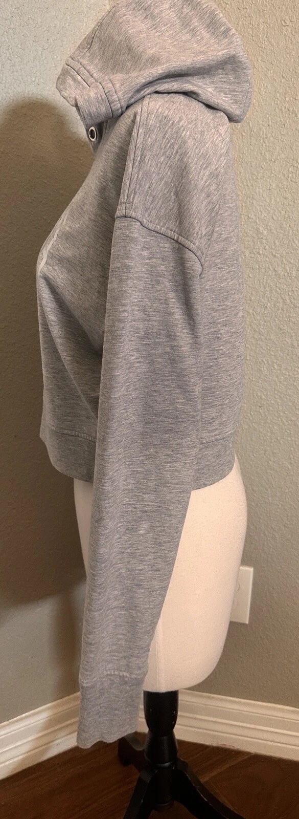 UNDERCOVER Felpa con cappuccio Victoria’s Secret VICTORIA SPORT grigia ritagliata manica a log con fori per il pollice