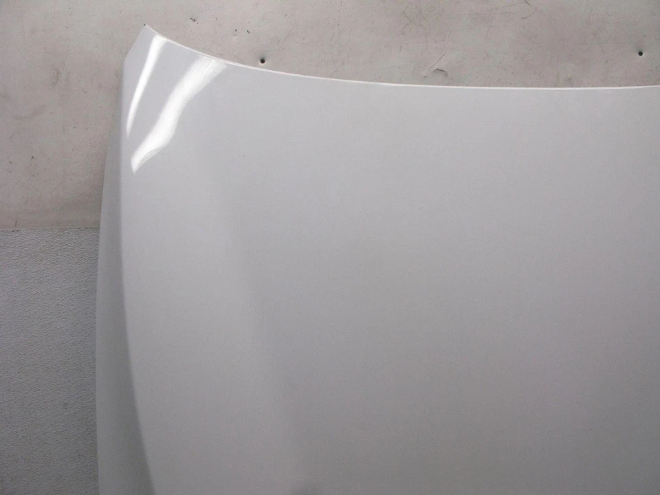 π 2010-17 BMW 535I 550i GT F07 Hood ( NO SHIPPING WHITE ) OEM - Image 4 of 4