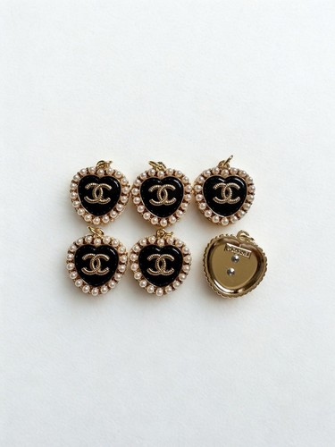 Vintage CC Black Heart Pearl Button STAMPED - 6 PC - Picture 2 of 3