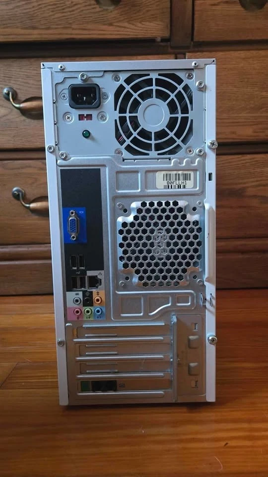 Computadora de escritorio Dell Inspiron 530, Intel Pentium con Windows y disco duro Foto 3 de 4