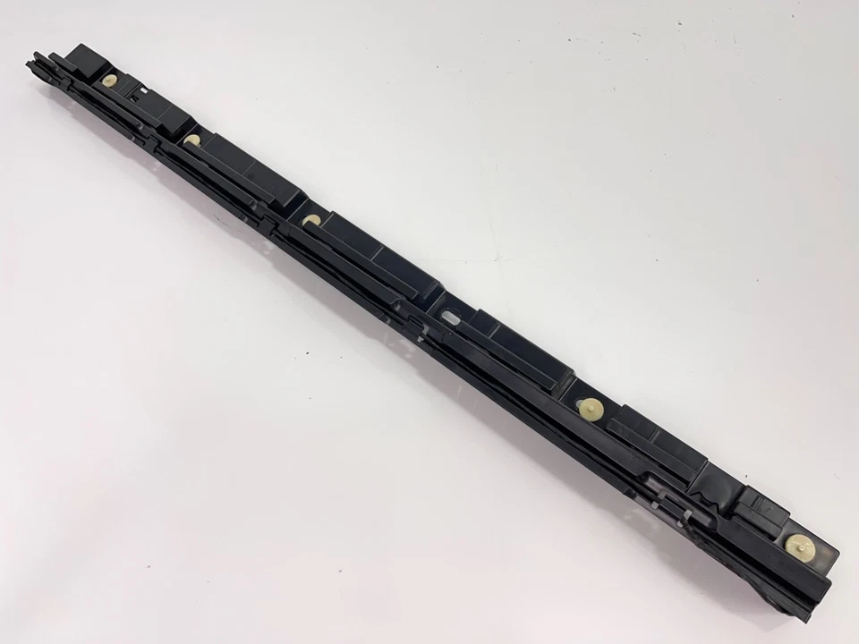2012 - 2016 BMW 528I XDRIVE F10 FRONT DRIVER SIDE SKIRT ROCKER PANEL BRACKET OEM - Image 4 of 4