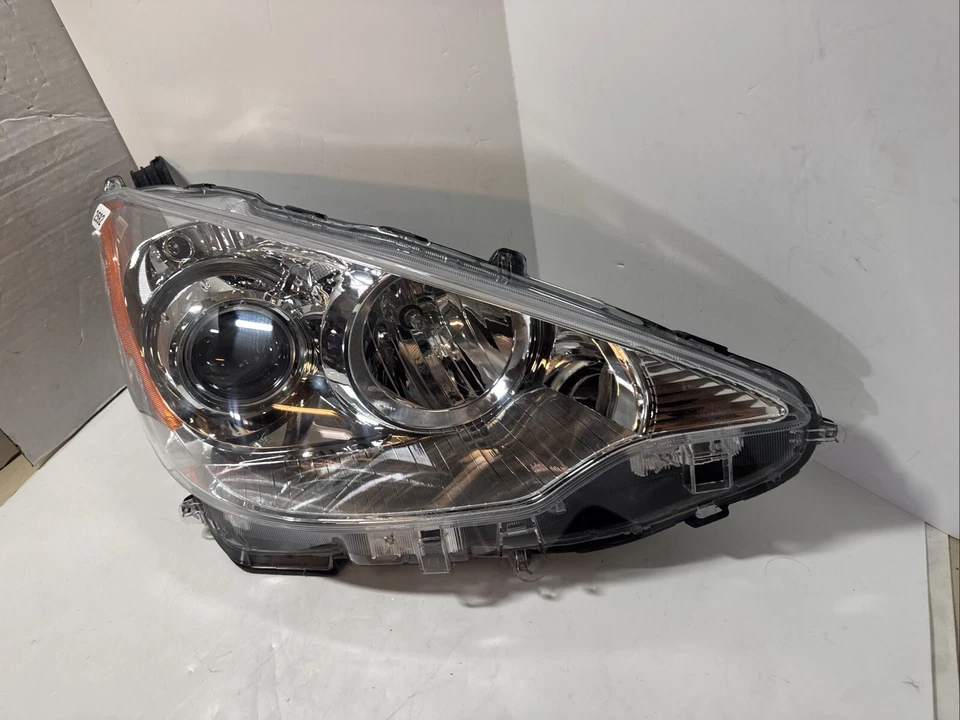 Toyota Prius C 2012-14 RH Passenger Aftermarket Halogen Headlight 312-11D4R-AC1 - Image 4 of 4