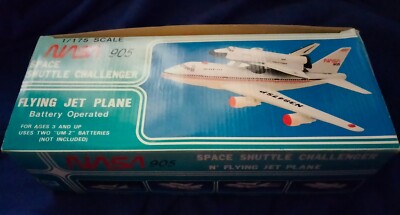 Rare Vintage 1/175 NASA 905 Space Shuttle Challenger / 747 905 flying Jet Plane