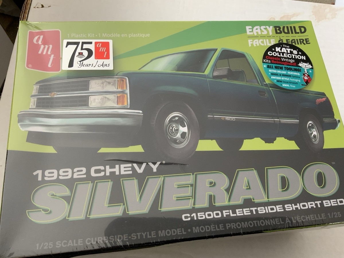 AMT 1992 Chevy Silverado C1500 Fleetside Short Bed 1:25 Kit #1408 