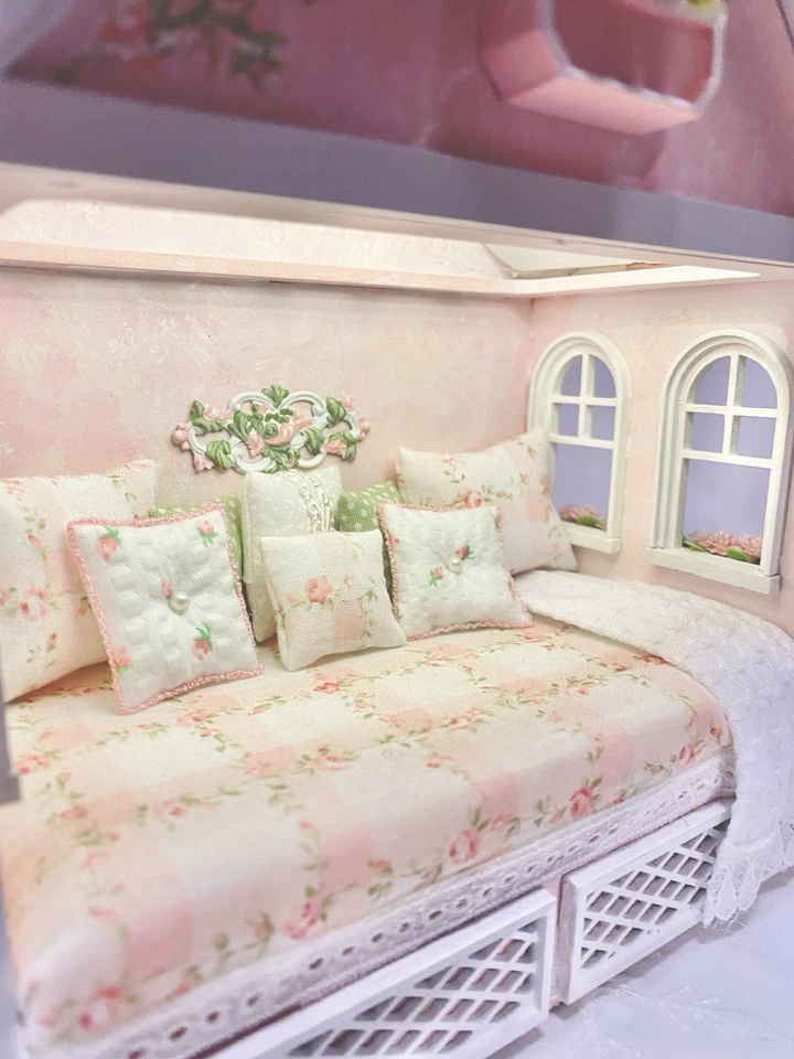 Casa de Muñecas CAMA CASA DE JUEGOS Carril Miniatura Exclusivo 1:12 Pintado a Mano ARTESANO Foto 4 de 4