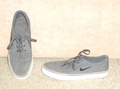 Men's NIKE SB Clutch Gray casual sneakers / shoes 729825-007