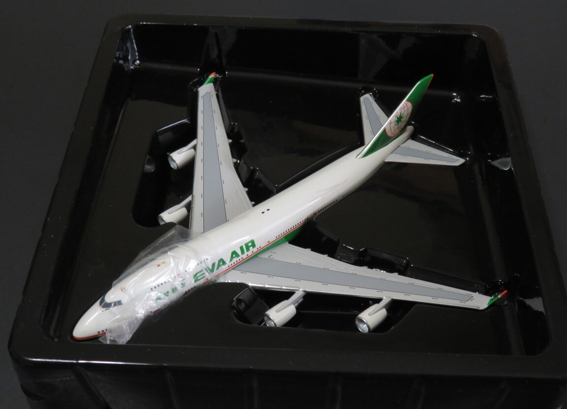 BigBird 400. EVA Air B747-400. B-16463. Brand New. Old Livery