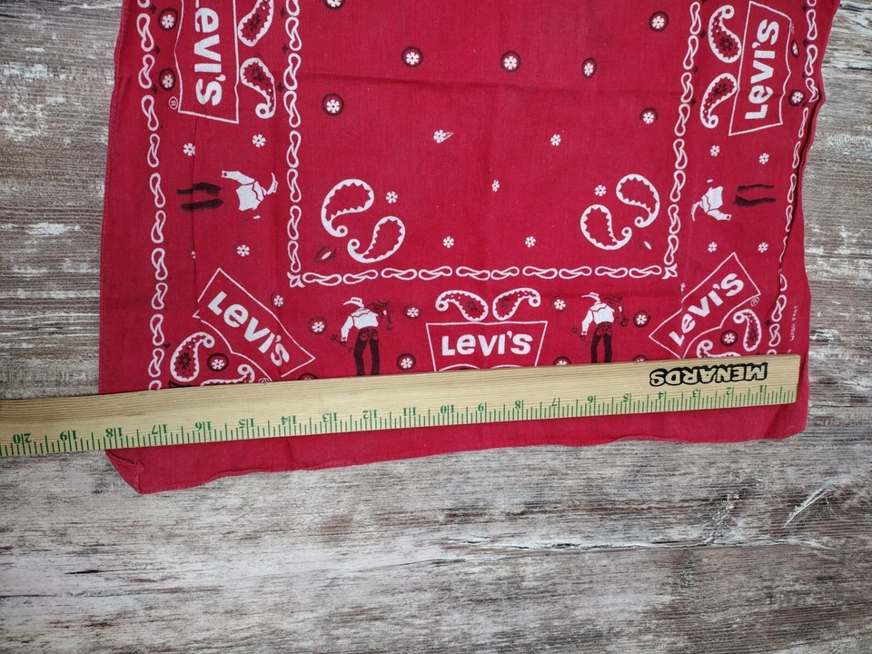 Bandana de Colección Levis Paisley Hecha en EE. UU. Lavado Rápido Rojo LVC 60s RARO Pañuelo Vaquero Foto 2 de 4