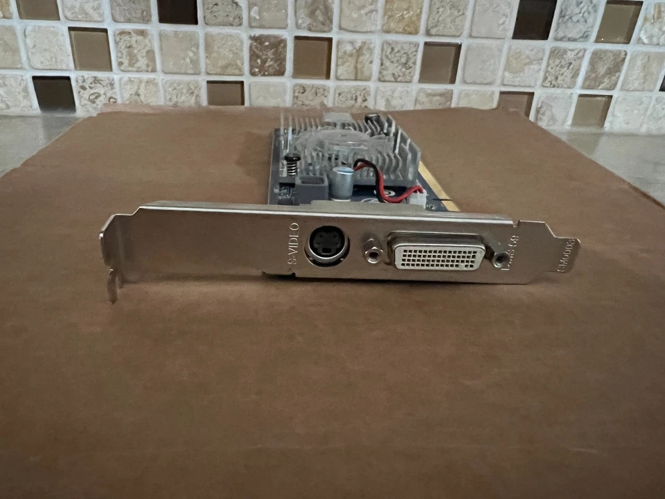 DELL ATI RADEON HD 2400XT GRAPHICS CARD R610L1CL-LE ZZ5-1(37) - Image 4 of 4