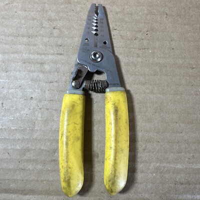 Southwire Tools Equipment S1018STR Wire Stripping Tool 10-18 AWG Wire Stripper