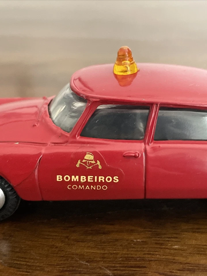 RARE Vintage Metosul CITROEN DS 19 FIRE POLICE TOY CAR Portugal - Image 2 of 4