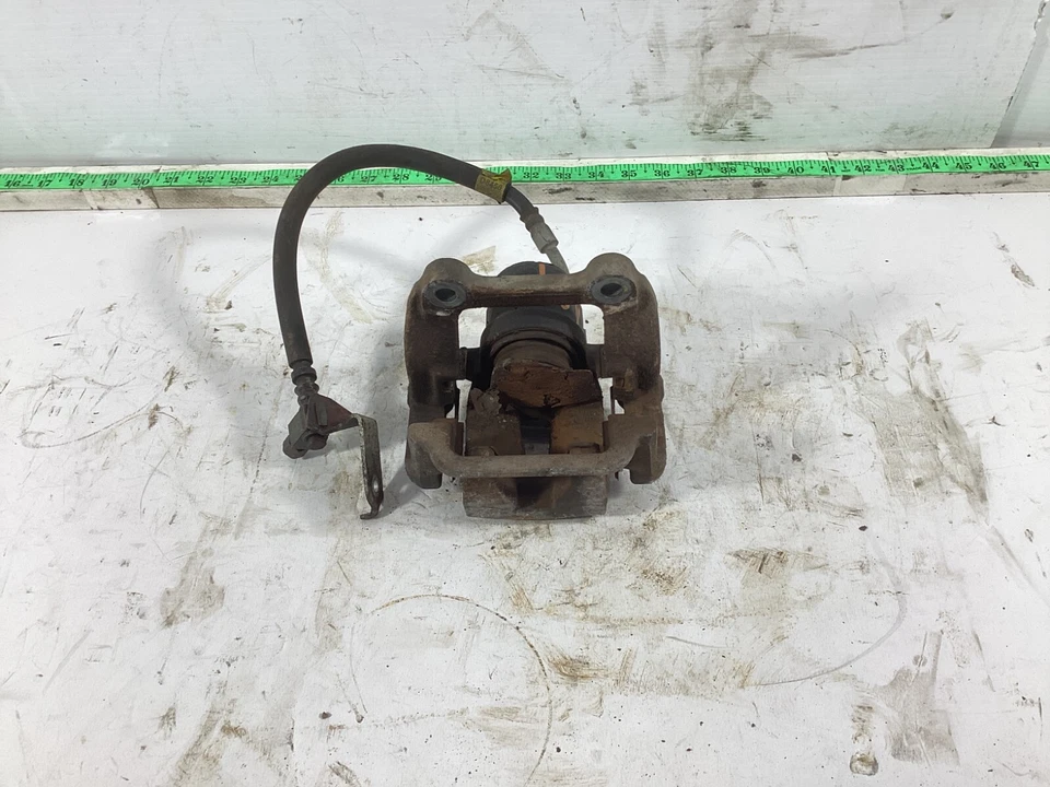 Оригинальный задний левый суппорт тормоза со стороны водителя для Dodge Charger 2011–2014 годов выпуска. - Изображение 4 из 4