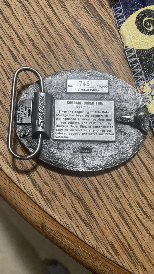 RARO LIMITADO V.F.W. Hebilla de cinturón Siskiyou 1996 "Courage Under Fire" Foreign War Foto 3 de 4
